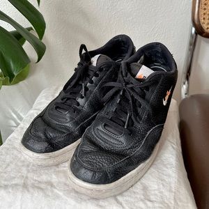 NIKE COURT VINTAGE PREMIUM 😎